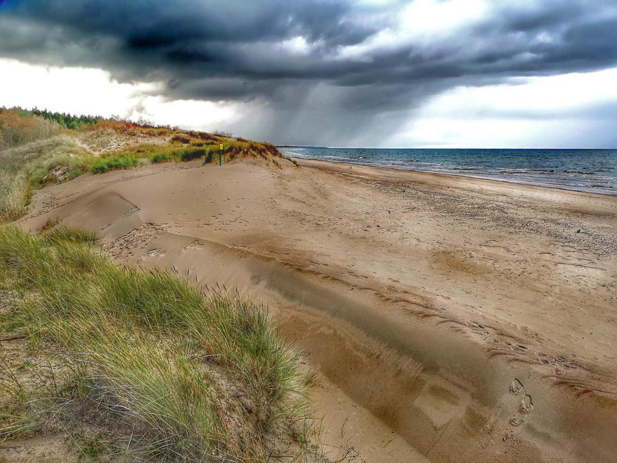 Mistral Przy Plazy Domki Caloroczne Ustka Buitenkant foto